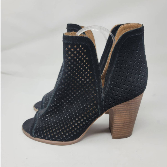 Lucky Brand Larise Bootie Size 9.5 Round Peep Toe Perforated Suede Upper Black - Picture 3 of 7